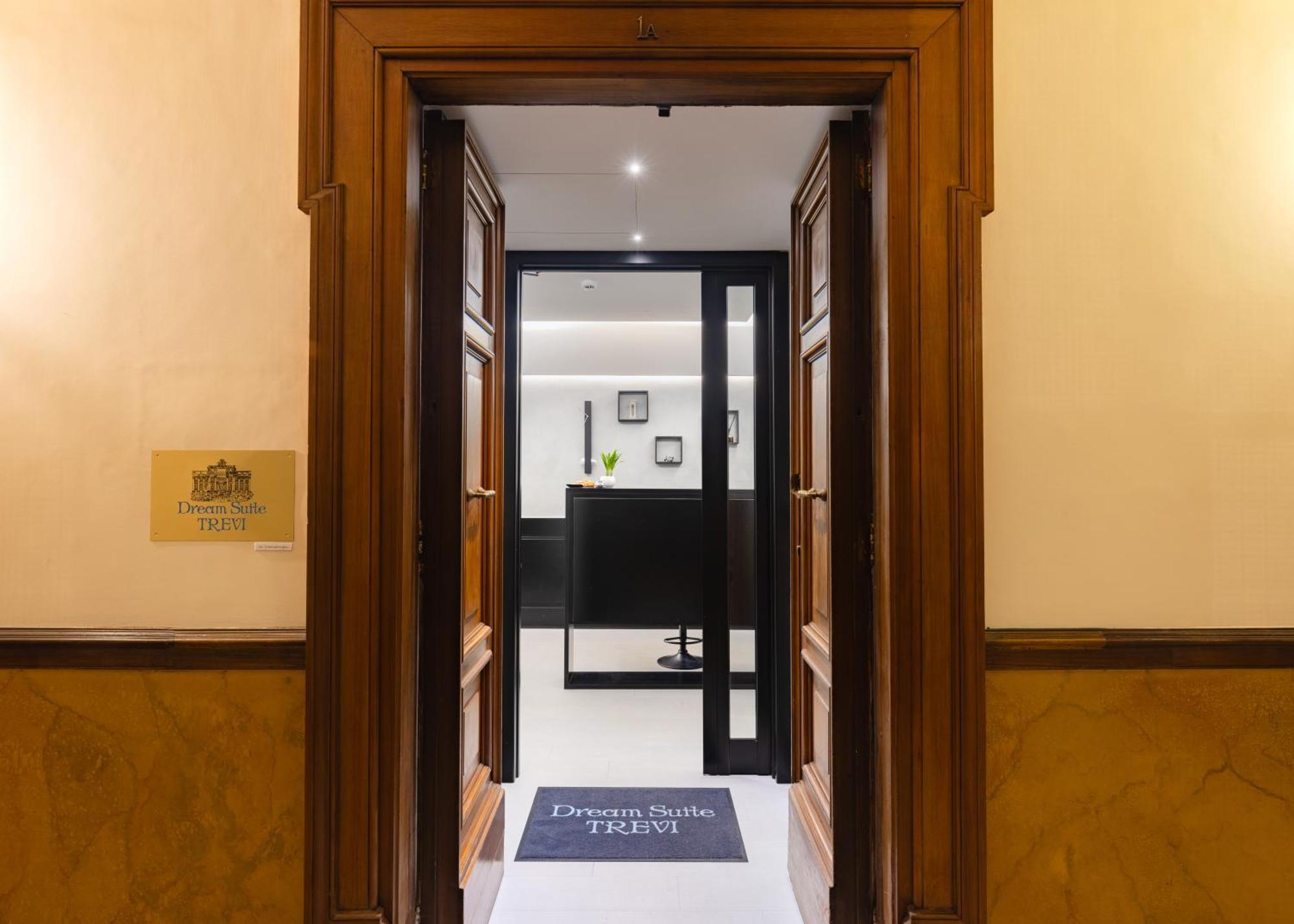 Dream Suite Trevi Rome Exterior photo